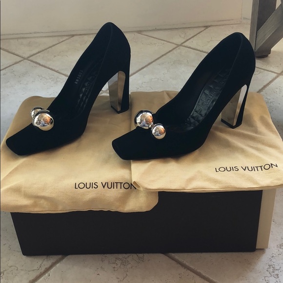 🎉Louis Vuitton black suede block heel shoes - Picture 4 of 8
